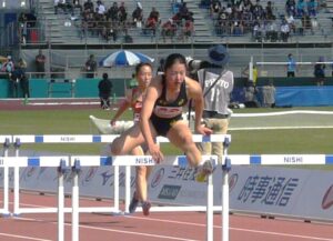 少年女子A１００メートル障害予選の林美希（愛知・中京大中京高）のハードリング