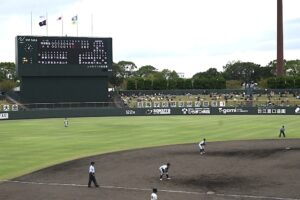 大社（島根）－明徳義塾（高知）戦が行われる球場＝６日、さがみどりの森球場