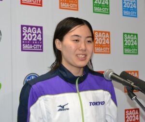 競泳成年女子個人メドレーで優勝した松本信歩＝１4日、SAGAアクア