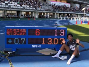 陸上の少年男子共通１１０メートル障害でＵ２０日本新記録を出した東京の古賀ジェレミー＝６日