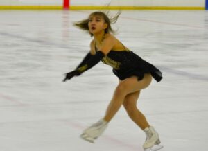 フィギュア成年女子フリーの坂本花織（兵庫）の演技＝30日、ヘルスピア倉敷