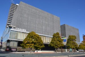 おかやま国スポの開始式が行われた岡山芸術創造劇場＝26日、岡山市