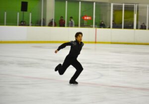 フィギュア成年男子で現役最後のフリー演技をする織田信成（大阪）＝30日、ヘルスピア倉敷