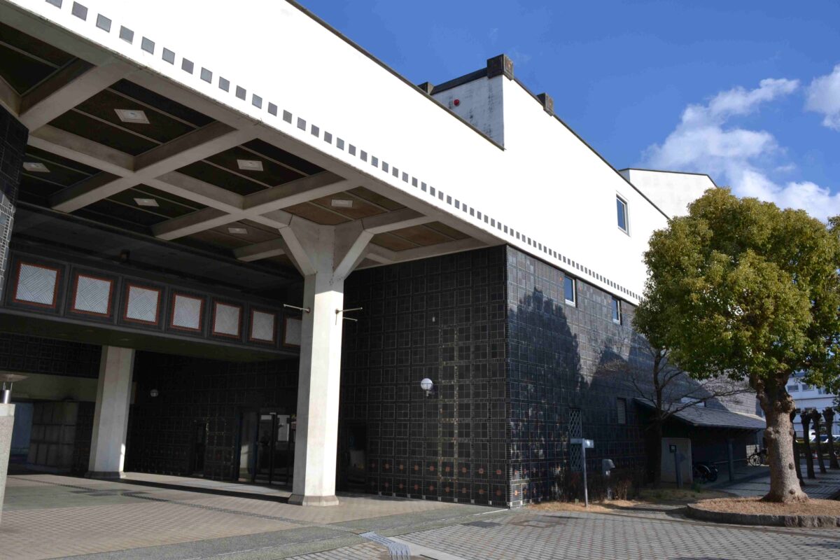 アイスホッケー競技会表彰式が行われた倉敷市芸文館＝５日、倉敷市