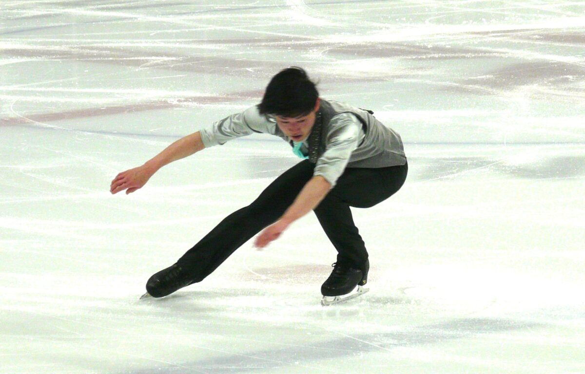 フィギュアスケート成年男子ＳＰでの長谷川一輝（北海道）の演技（１月２９日、nepiaアイスアリーナ）