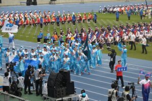 昨年開催の佐賀県チームの入場行進＝２８日、滋賀・平和堂ＨＡＴＯスタジアム